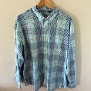 Men’s IZOD button down, size XL.
